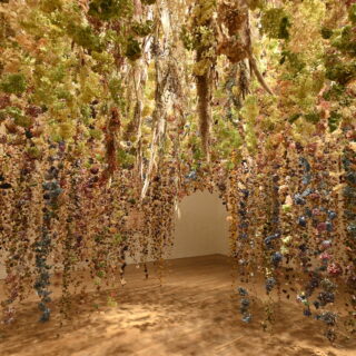 Rebecca Louise Law, Calyx, 2023, Dried flowers, copper wire, variable dimensions © Rebecca Louise Law